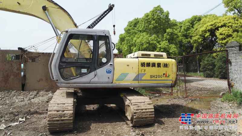 浙江出售转让二手18000小时2003年住友SH200A2挖掘机