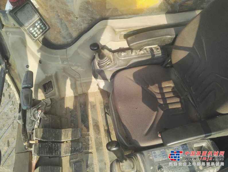 山东出售转让二手7000小时2009年龙工LG6210B挖掘机