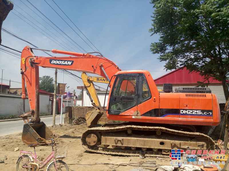 河北出售转让二手8000小时2008年斗山DH225LC挖掘机