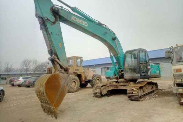 北京出售转让二手7400小时2009年神钢250挖掘机