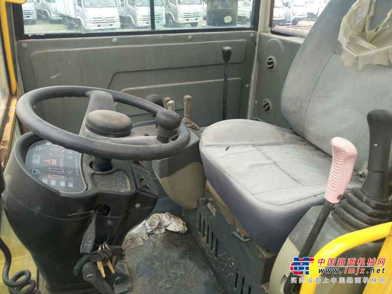 黑龙江出售转让二手50小时2010年犀牛重工轮挖XM977挖掘机