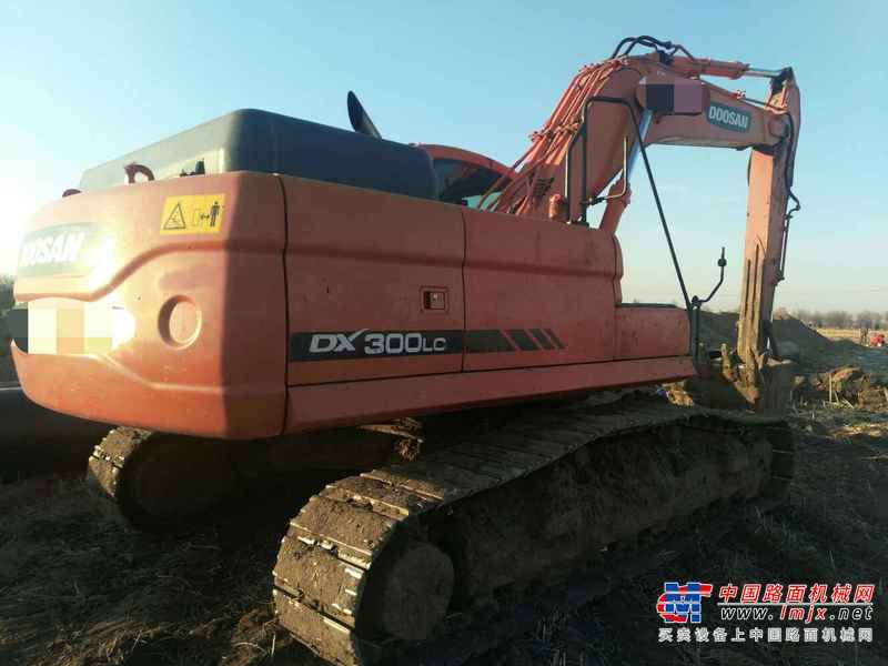 黑龙江出售转让二手6000小时2011年斗山DX260LC挖掘机