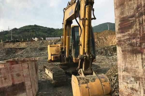 湖北出售转让二手8361小时2010年小松PC60挖掘机