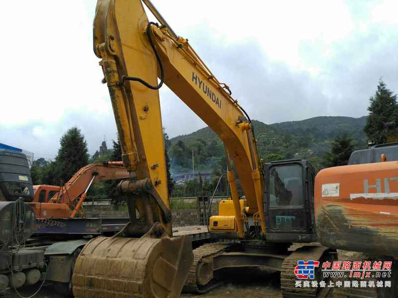 云南出售转让二手6700小时2012年现代R225LC挖掘机
