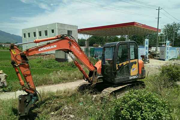 陕西出售转让二手1500小时2010年斗山DH80挖掘机