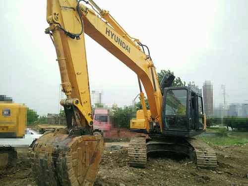 河南出售转让二手7911小时2009年现代R215挖掘机