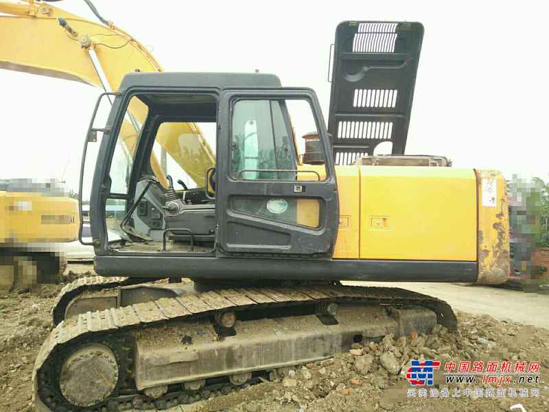 河南出售转让二手7911小时2009年现代R215挖掘机