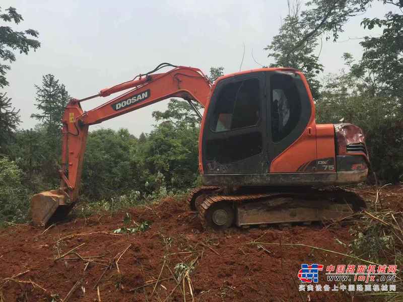 湖北出售转让二手6972小时2011年斗山DX75挖掘机