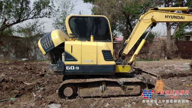 吉林出售转让二手4000小时2010年现代R60挖掘机