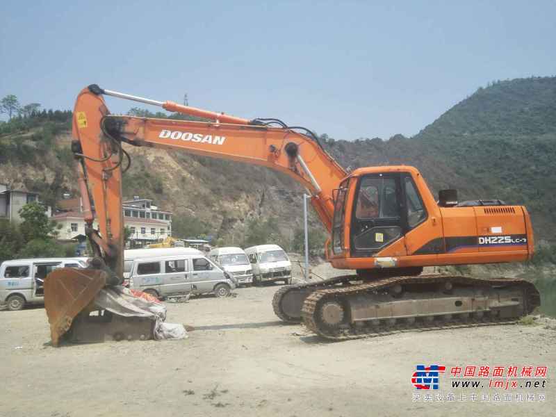 陕西出售转让二手5600小时2009年斗山DH220LC挖掘机