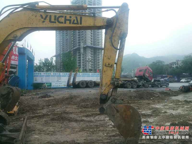 贵州出售转让二手9900小时2009年玉柴YC60挖掘机
