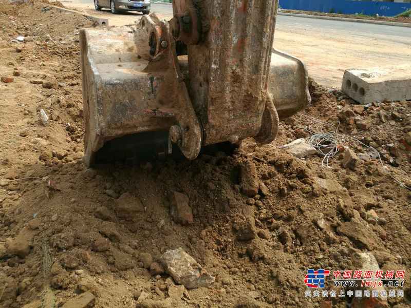 河南出售转让二手9000小时2008年斗山DH220LC挖掘机