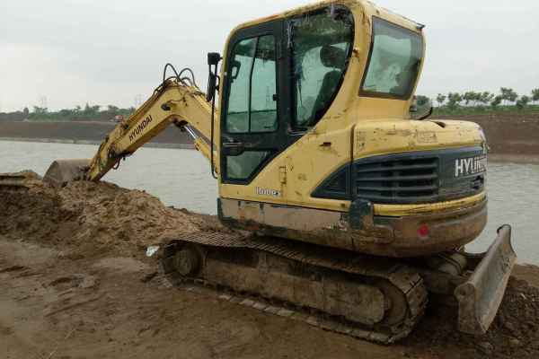 江苏出售转让二手12000小时2011年现代R60挖掘机