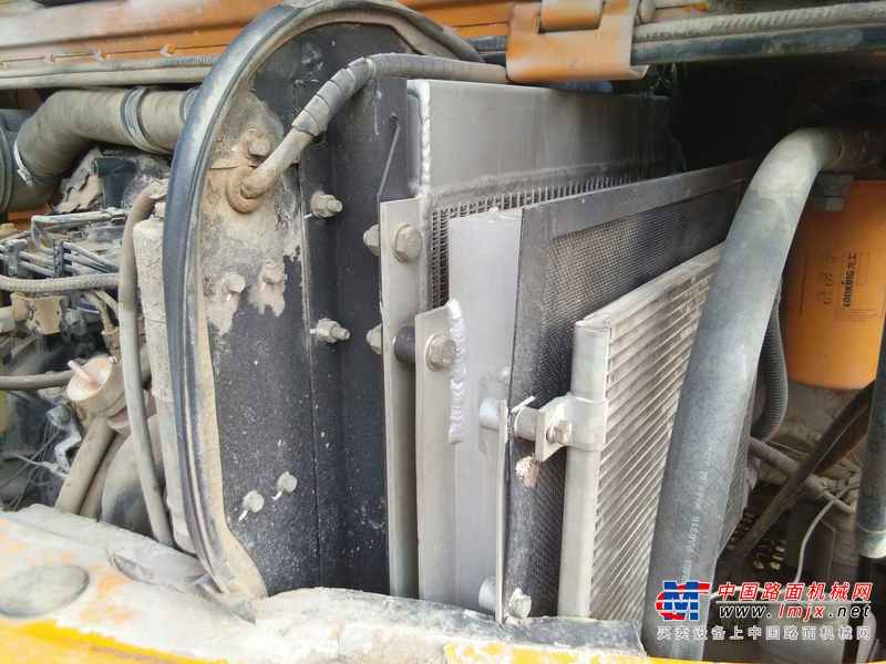 山西出售转让二手4000小时2012年龙工LG6060挖掘机