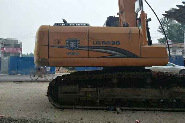 河南出售转让二手4400小时2014年龙工LG6220D挖掘机
