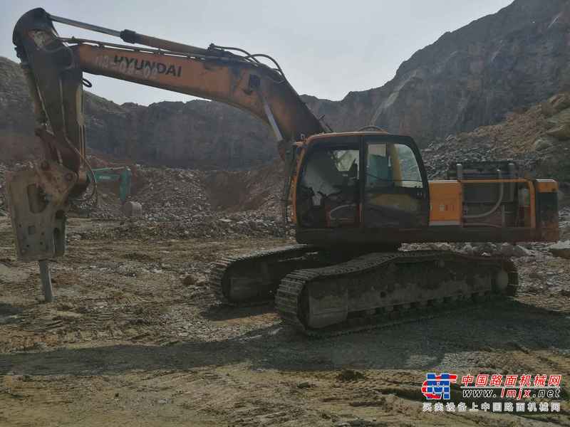 河南出售转让二手10000小时2011年现代R385LC挖掘机