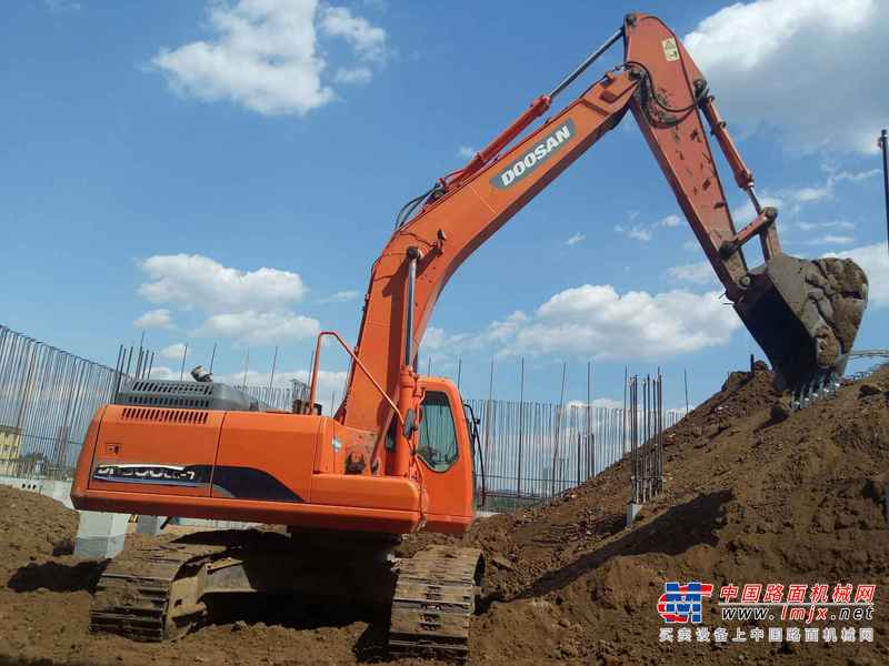 辽宁出售转让二手7000小时2011年斗山DH225LC挖掘机