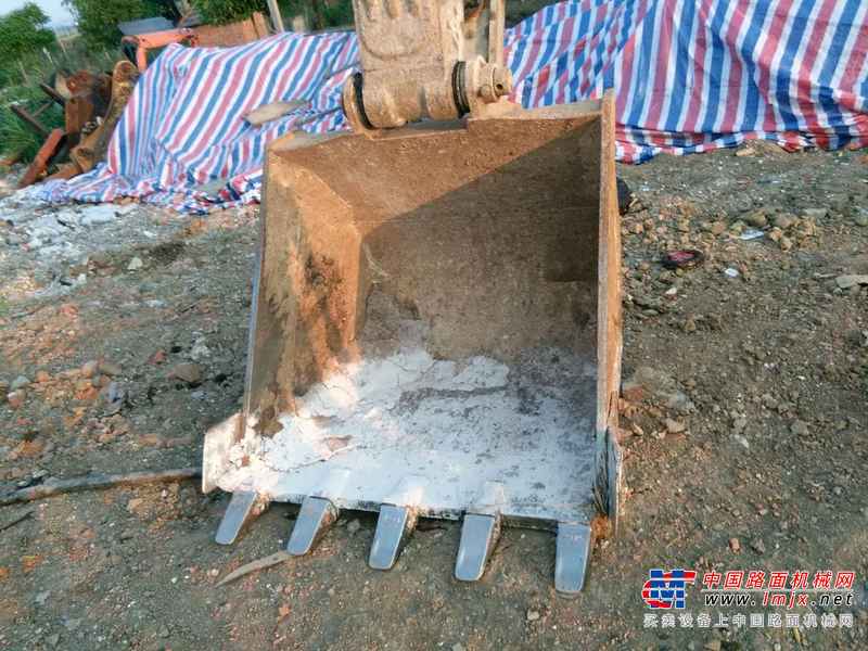 安徽出售转让二手12000小时2006年小松PC200挖掘机