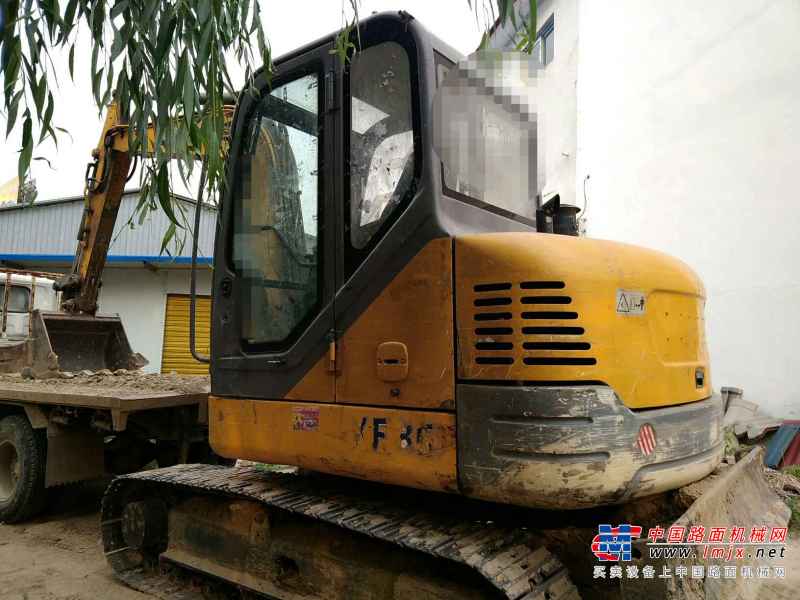 河南出售转让二手8000小时2012年徐工XE65D挖掘机