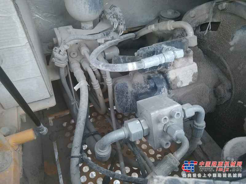 河南出售转让二手8000小时2014年龙工LG6060D挖掘机
