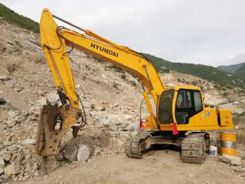 辽宁出售转让二手18000小时2003年现代R200挖掘机
