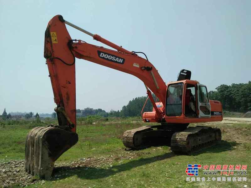 陕西出售转让二手6527小时2010年斗山DH220挖掘机