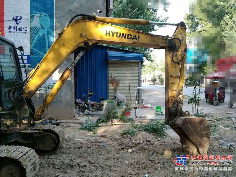 河南出售转让二手6500小时2012年现代R60挖掘机