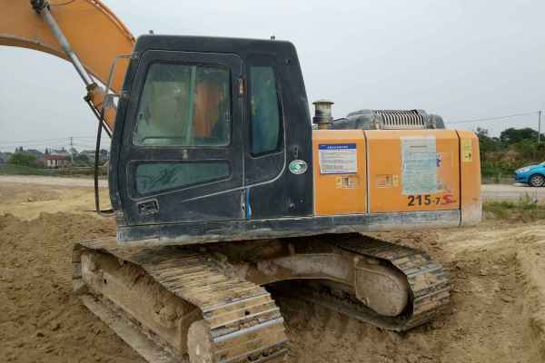 江苏出售转让二手20000小时2009年现代R215挖掘机