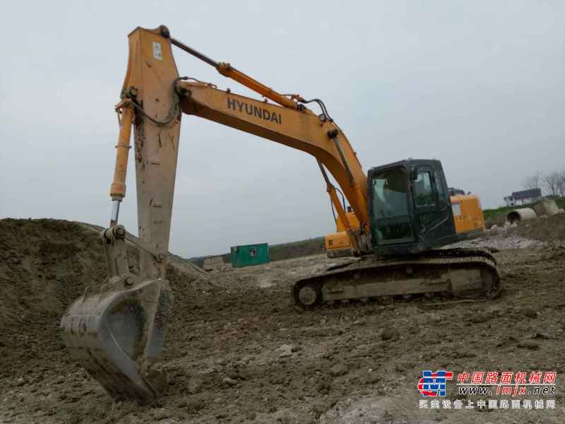 江苏出售转让二手18000小时2010年现代R215挖掘机