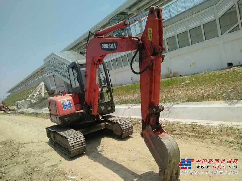 陕西出售转让二手4496小时2010年斗山DH55挖掘机