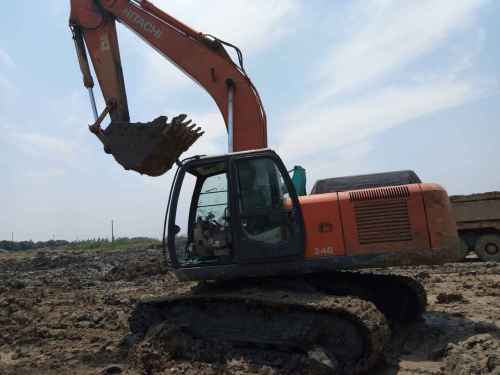 安徽出售转让二手8935小时2009年日立ZX240挖掘机