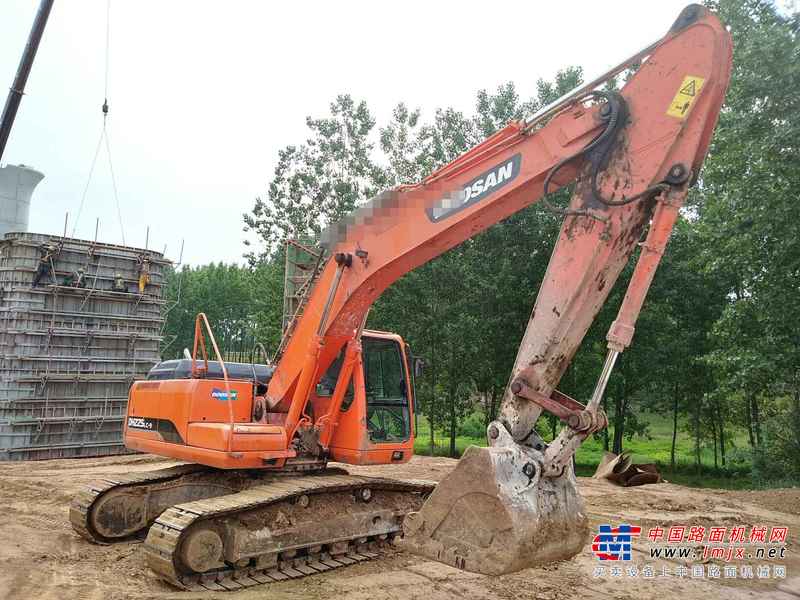 河南出售转让二手9000小时2011年斗山DH225LC挖掘机