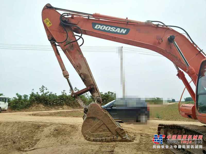 河南出售转让二手9000小时2011年斗山DH225LC挖掘机