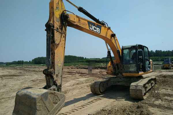 河南出售转让二手4000小时2014年JCBJS220LC挖掘机