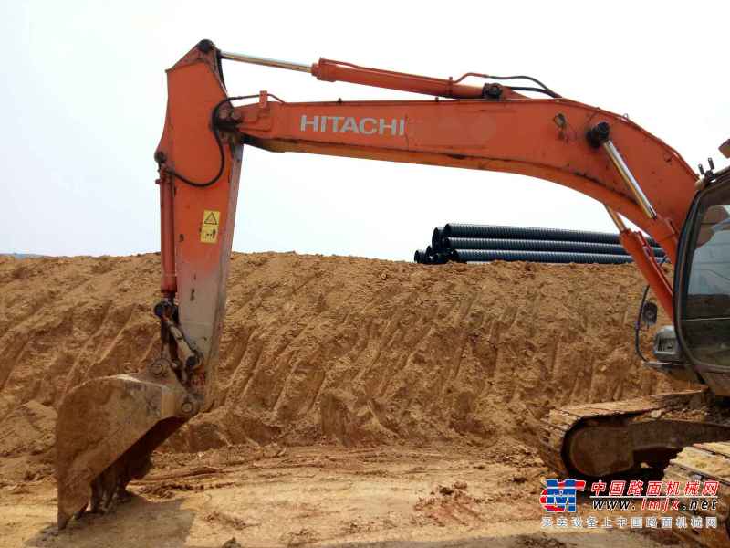 安徽出售转让二手13086小时2010年日立ZX200挖掘机