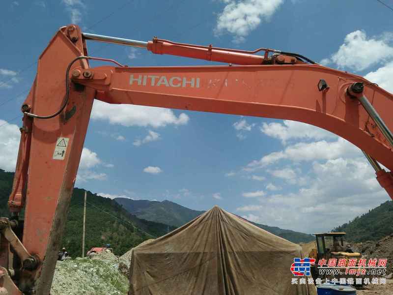 云南出售转让二手7620小时2011年日立ZX270LC挖掘机