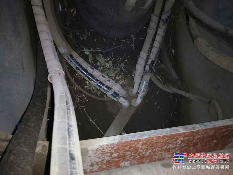 辽宁出售转让二手12000小时2003年日立ZL210LCHHE挖掘机