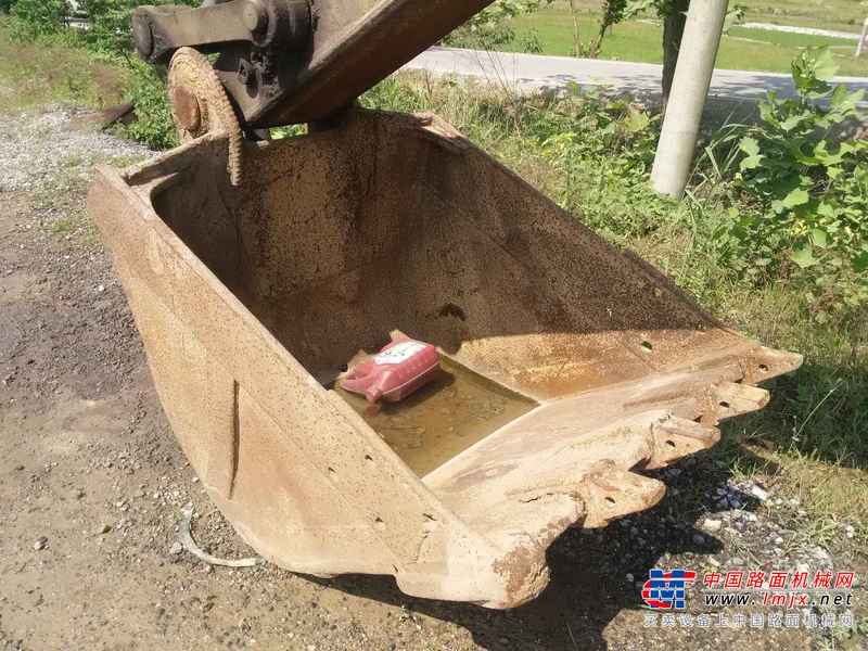 湖南出售转让二手15000小时2005年小松PC200挖掘机