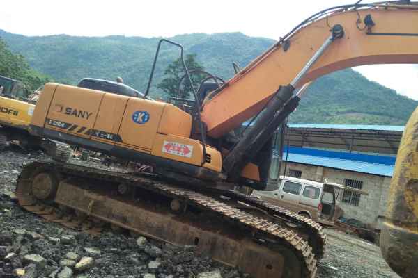 云南出售转让二手7000小时2012年三一重工SY235C挖掘机