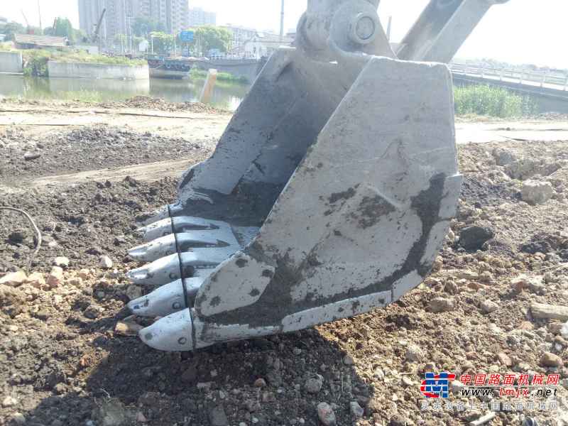 江苏出售转让二手4200小时2013年神钢SK210LC挖掘机