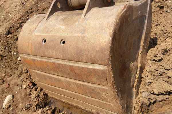 安徽出售转让二手9000小时2012年现代R215挖掘机