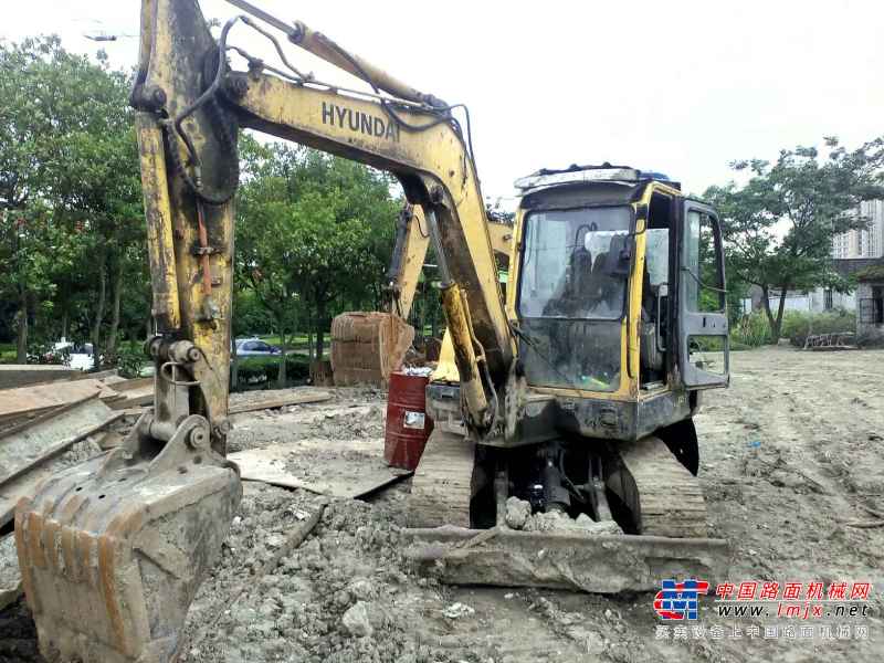 浙江出售转让二手16000小时2005年现代R60挖掘机