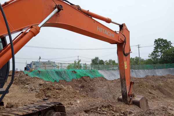 安徽出售转让二手10893小时2010年日立ZX200挖掘机