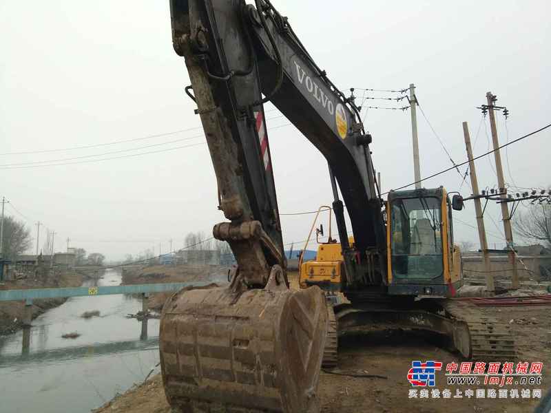山西出售转让二手13000小时2009年沃尔沃EC240BLC挖掘机