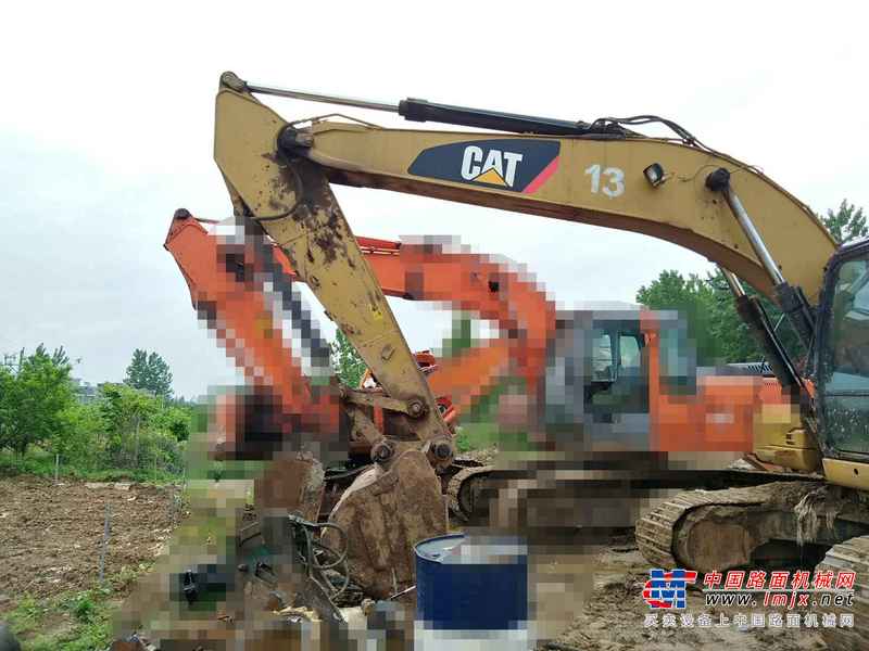 河南出售转让二手5300小时2010年卡特彼勒320D挖掘机