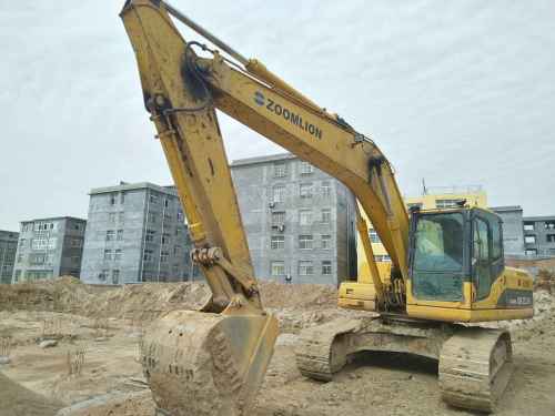 河南出售转让二手9000小时2010年中联重科ZE230E挖掘机