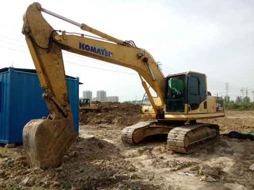 山东出售转让二手8000小时2010年小松PC200挖掘机