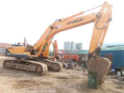山东出售转让二手11000小时2012年现代R335LC挖掘机