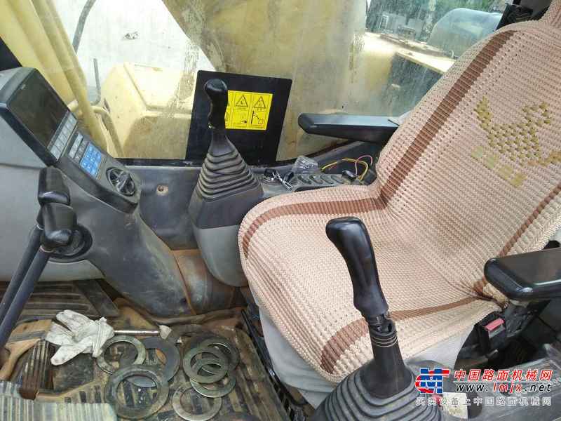 云南出售转让二手6800小时2010年小松PC240挖掘机