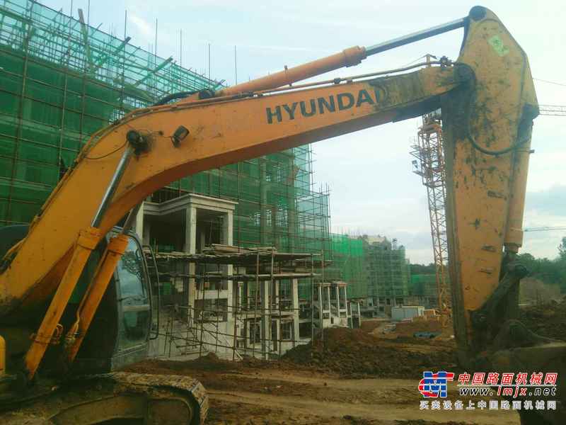 河南出售转让二手7823小时2013年现代R225LC挖掘机